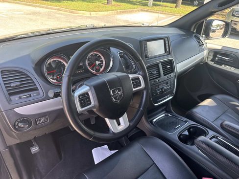 Used 2019 Dodge Grand Caravan GT FWD image 22