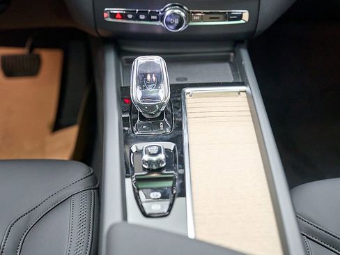 New 2026 Volvo XC60 B5 Plus w/ Climate Package AWD/4WD image 30