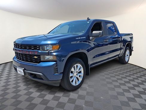 Used 2021 Chevrolet Silverado 1500 Custom w/ Safety Confidence Package AWD/4WD image 3