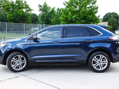 Used 2017 Ford Edge Titanium w/ Equipment Group 301A FWD image 4
