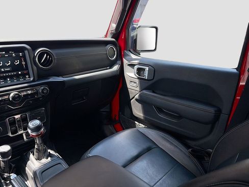 Used 2022 Jeep Wrangler Unlimited Sahara w/ LED Lighting Group AWD/4WD image 24