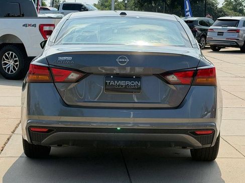 Used 2025 Nissan Altima 2.5 SV FWD image 3