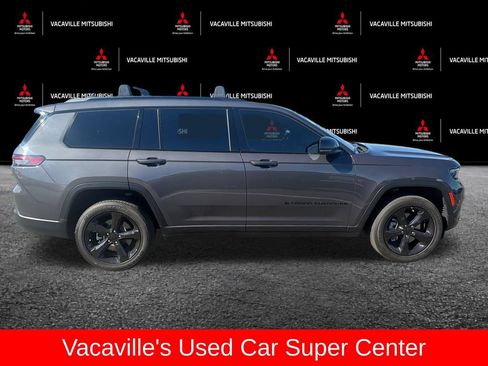 Used 2023 Jeep Grand Cherokee L Laredo AWD/4WD image 6