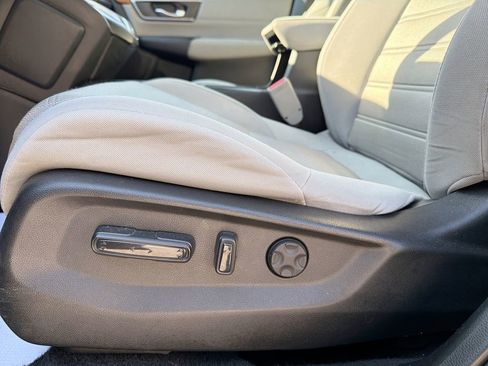 Used 2018 Honda CR-V EX image 16