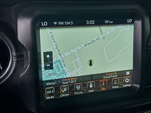 Used 2023 Jeep Wrangler Sahara image 21