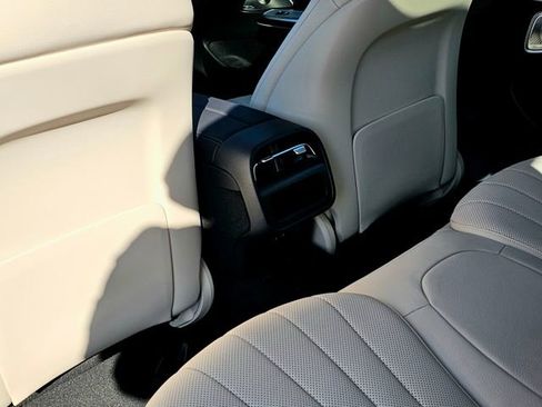 New 2026 Mercedes-Benz E 350 4MATIC Sedan image 24