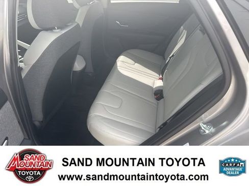 Used 2023 Hyundai Elantra Limited FWD image 13