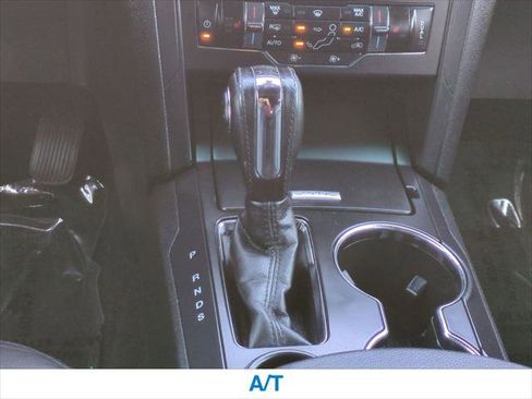 Used 2018 Ford Explorer XLT w/ Equipment Group 202A image 19