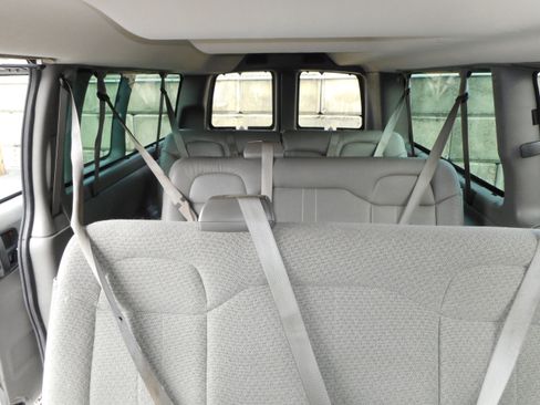 Used 2014 Chevrolet Express 3500 LS image 27