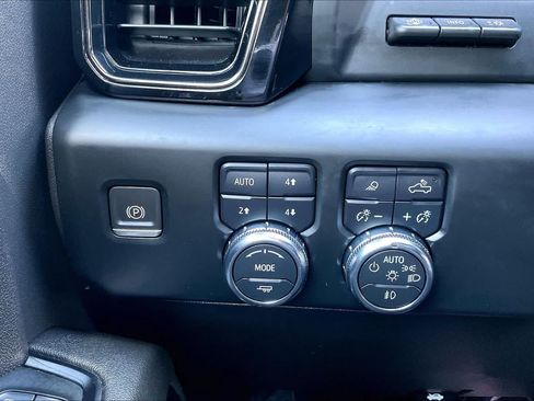 Used 2024 GMC Sierra 2500 AT4 w/ AT4 Premium Plus Package AWD/4WD image 34