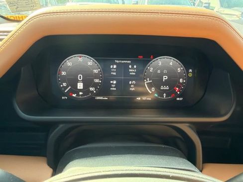 Used 2023 Land Rover Defender 110 V8 AWD/4WD image 15
