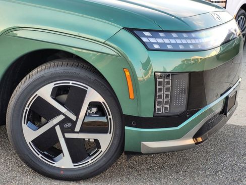 New 2026 Hyundai Ioniq 9 Calligraphy image 3