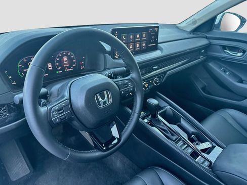 Used 2025 Honda Accord EX-L image 9