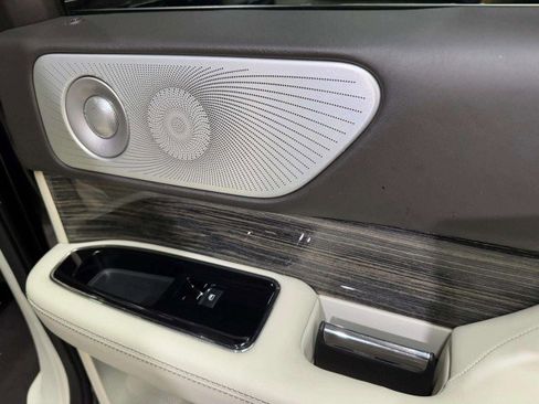 Used 2020 Lincoln Navigator L Black Label w/ Cargo Convenience Package image 57