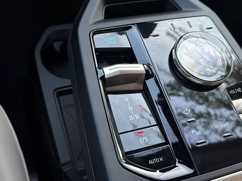 New 2026 BMW iX xDrive60 AWD/4WD image 25
