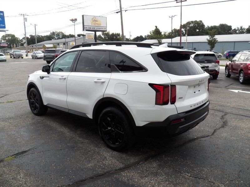 Used 2022 Kia Sorento S AWD/4WD image 3