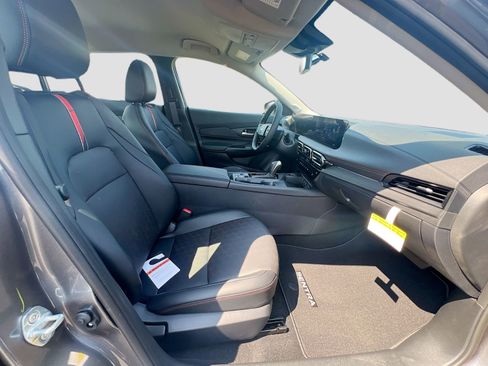 New 2026 Nissan Sentra SR FWD image 29