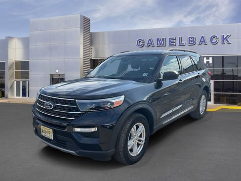 Used 2020 Ford Explorer XLT w/ Equipment Group 202A AWD/4WD image 2