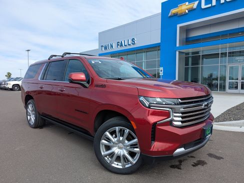 Certified 2021 Chevrolet Suburban High Country w/ Premium Package 2 AWD/4WD image 1