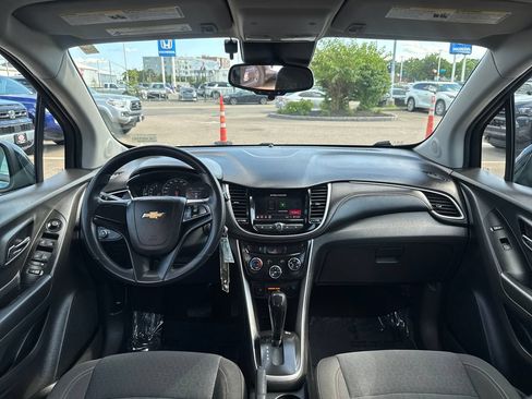 Used 2021 Chevrolet Trax LS AWD/4WD image 11
