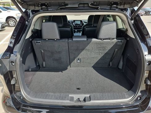 Certified 2026 Toyota Highlander XLE AWD/4WD image 16