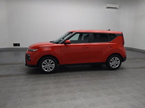 Used 2022 Kia Soul LX FWD image 2