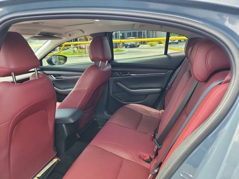 Used 2022 MAZDA MAZDA3 s FWD image 11