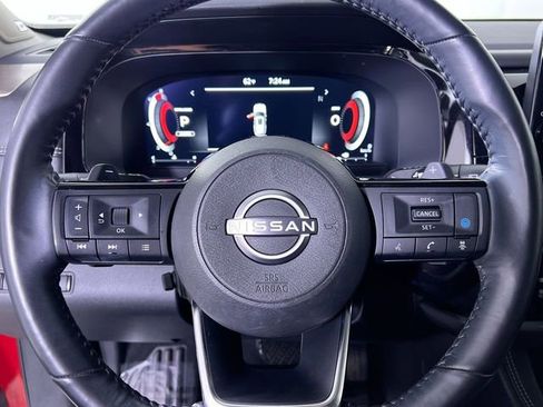 Used 2023 Nissan Pathfinder Platinum image 14