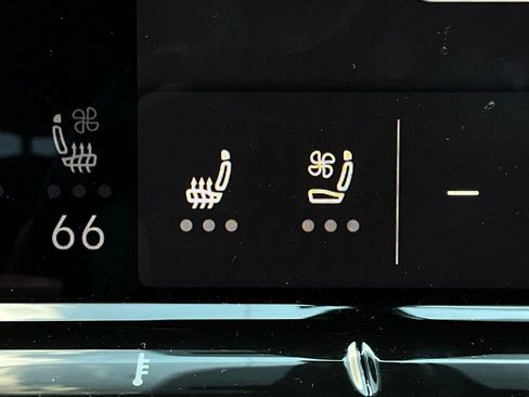 Used 2024 Volkswagen Atlas Cross Sport SE image 30