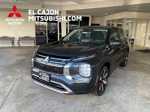 New 2026 Mitsubishi Outlander SE image 8