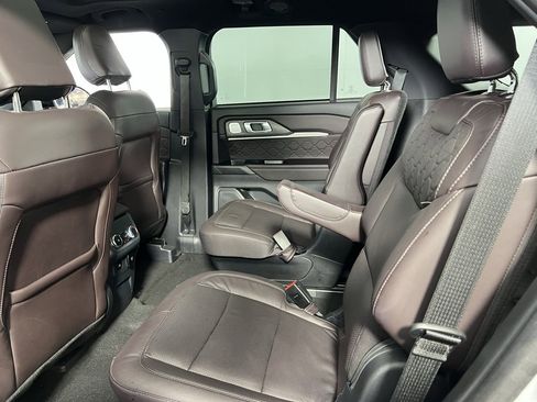 Used 2025 Ford Explorer Platinum w/ LUX Leather Package image 28