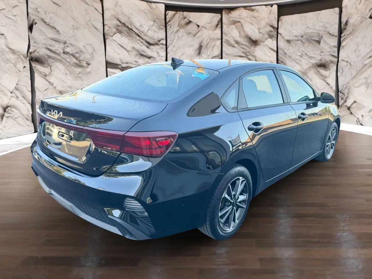 Used 2023 Kia Forte LXS FWD image 5