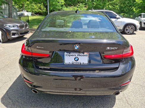 Used 2021 BMW 330i xDrive Sedan w/ Premium Package AWD/4WD image 5