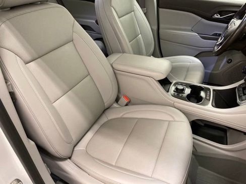 Used 2021 GMC Acadia SLT w/ Preferred Package image 43