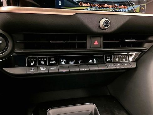 Used 2025 Toyota Crown Signia image 30