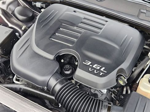 Used 2022 Dodge Challenger SXT RWD image 34