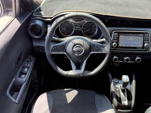 Used 2020 Nissan Kicks S FWD image 9
