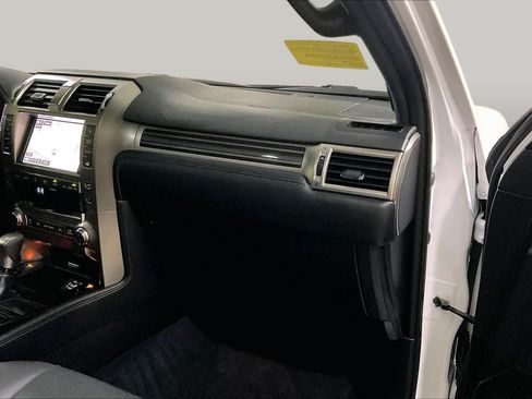 Used 2020 Lexus GX 460 Premium w/ Premium Package AWD/4WD image 18