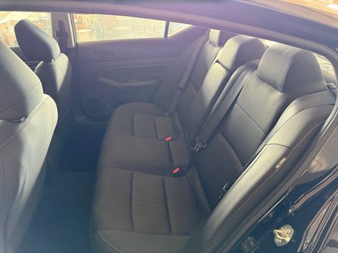 Used 2024 Nissan Altima 2.5 SV image 7