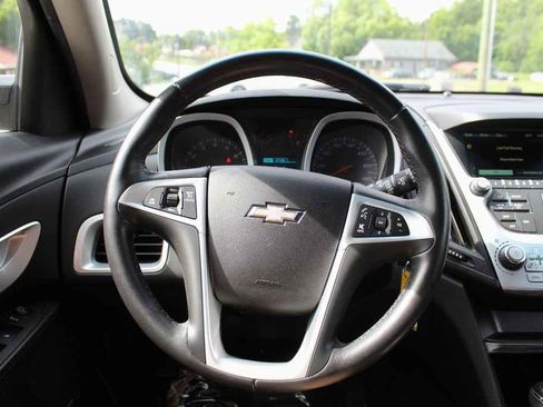 Used 2017 Chevrolet Equinox LT FWD image 15