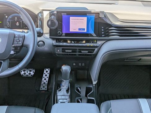 Certified 2025 Toyota Camry SE w/ Convenience Package FWD image 14