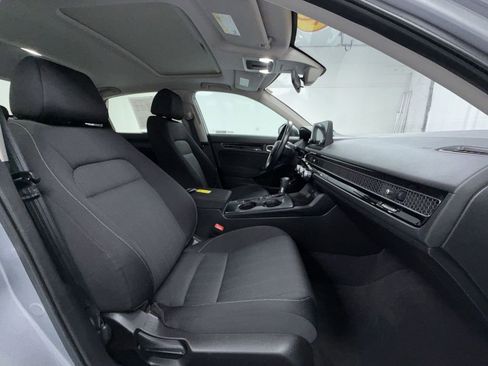 Used 2022 Honda Civic EX image 3