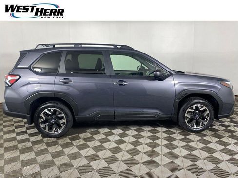 Used 2025 Subaru Forester Premium AWD/4WD image 22