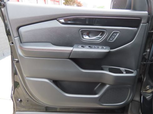Used 2024 Honda Pilot TrailSport image 18
