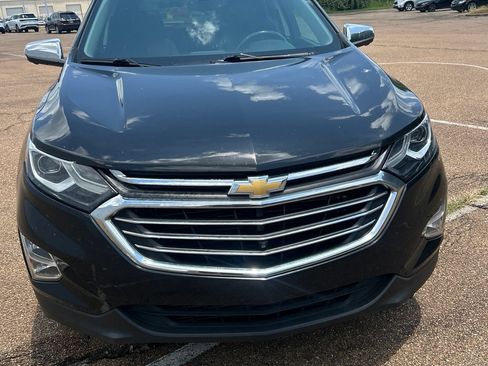 Used 2020 Chevrolet Equinox Premier FWD image 2