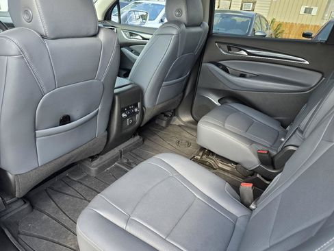 Used 2020 Buick Enclave Essence w/ Sport Touring Edition FWD image 35