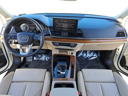 Used 2023 Audi Q5 e Premium Plus w/ Premium Plus Package image 9