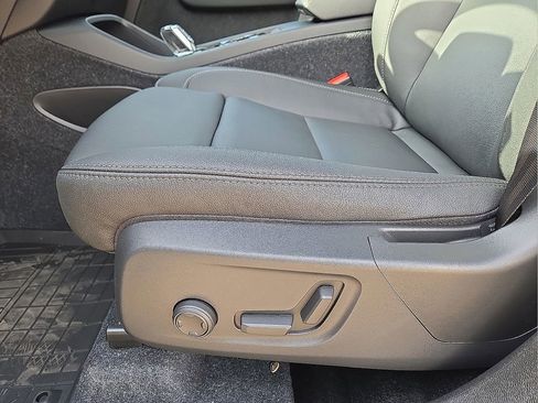 New 2026 Volvo XC40 B4 Plus w/ Protection Package Premier image 24