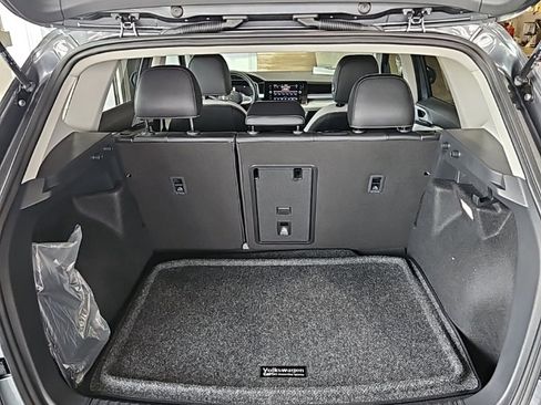 New 2026 Volkswagen Taos SE image 19