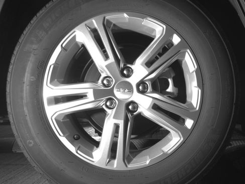 Used 2024 GMC Terrain SLE image 20